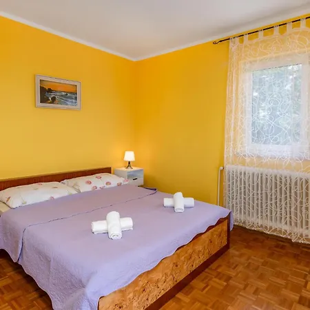 Cozy In With Wifi Apartment